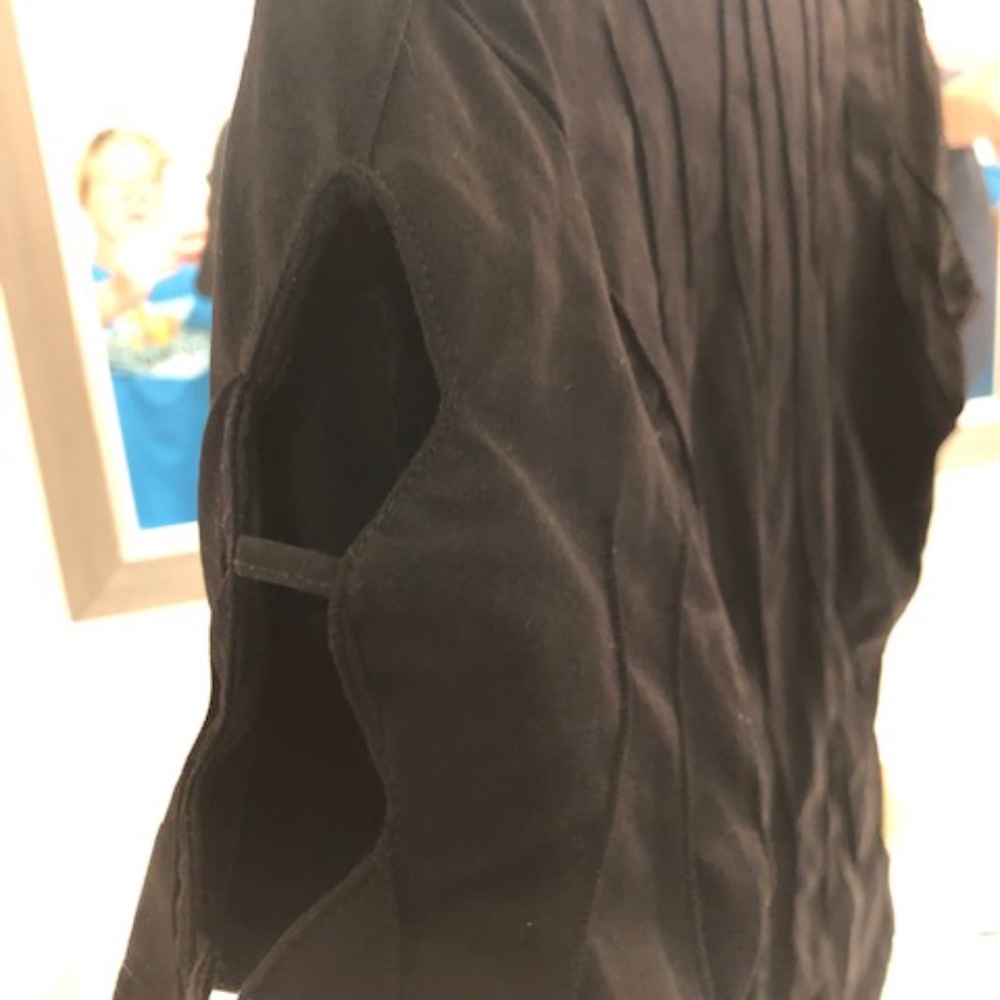 Rayure black form-fitting top, decorative buttons - Picture 7 of 7